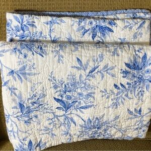 Laura Ashley king size pillow shams